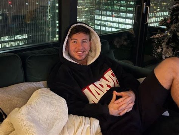 Barry Keoghan shares adorable snap of his lookalike son Brando Goss.ie