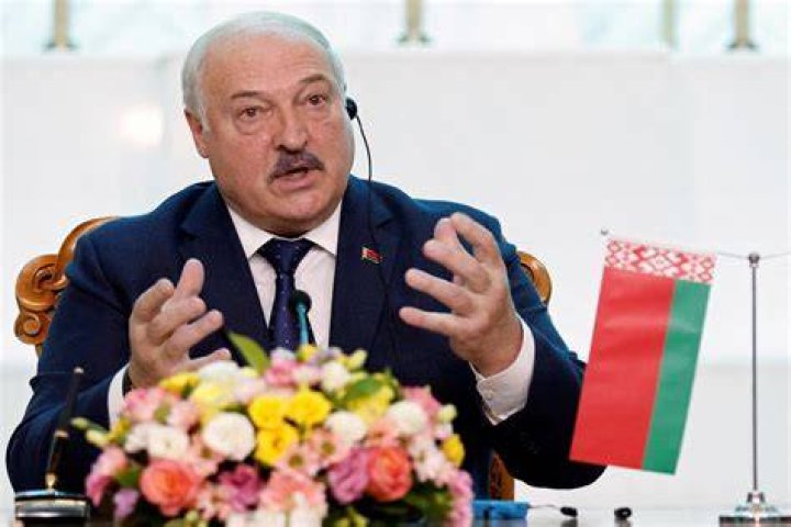 Belarusian leader Lukashenko fires as economy sinks