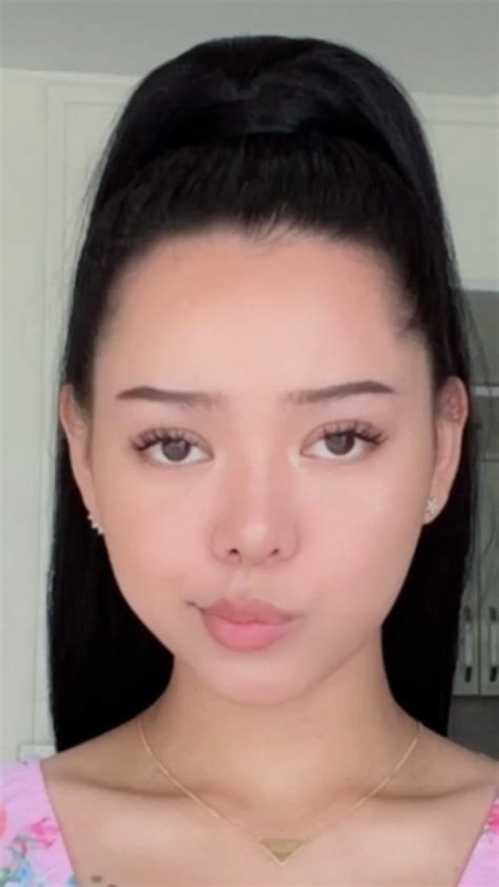 Bella Poarch (bellapoarch) Official TikTok Watch Bella Poarch's