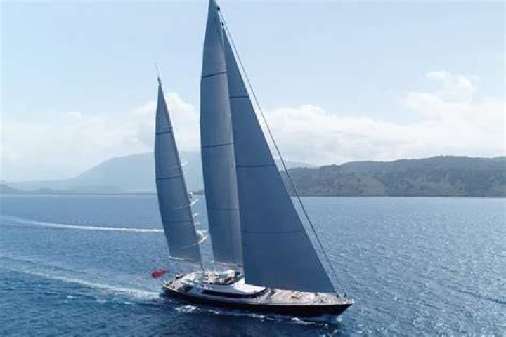 Below Deck Sailing Yacht's Gary Addresses Daisy Romance Rumors Us Weekly