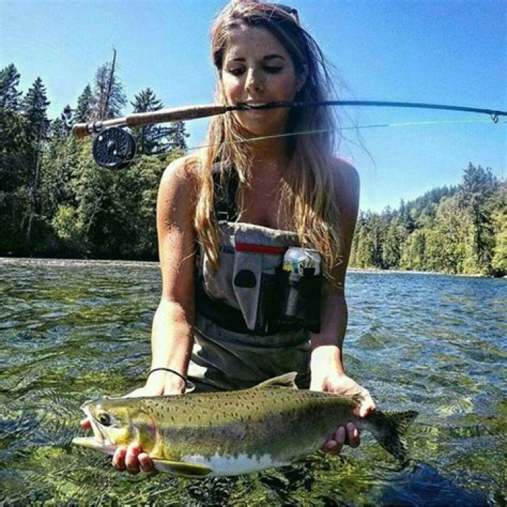 Best Fishing tips. learnfishing Fishing girls, Fly fishing women