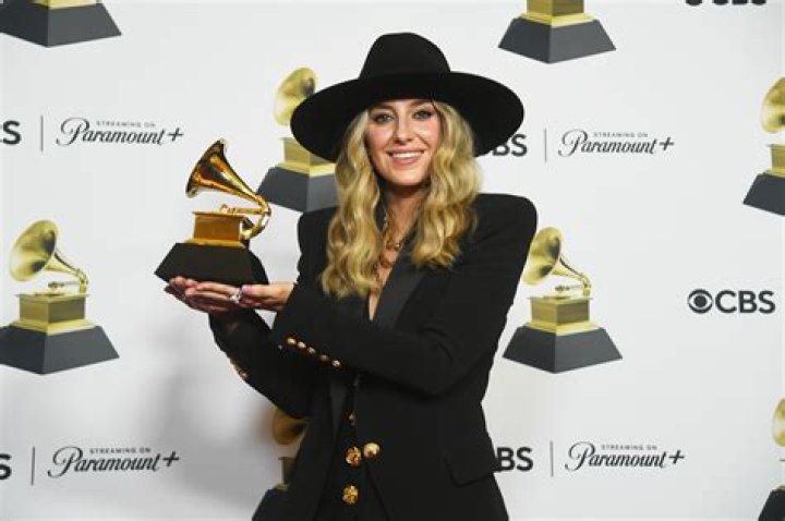 Beyonc&eacute; slays at the Grammy Awards to scoop string of records alongside