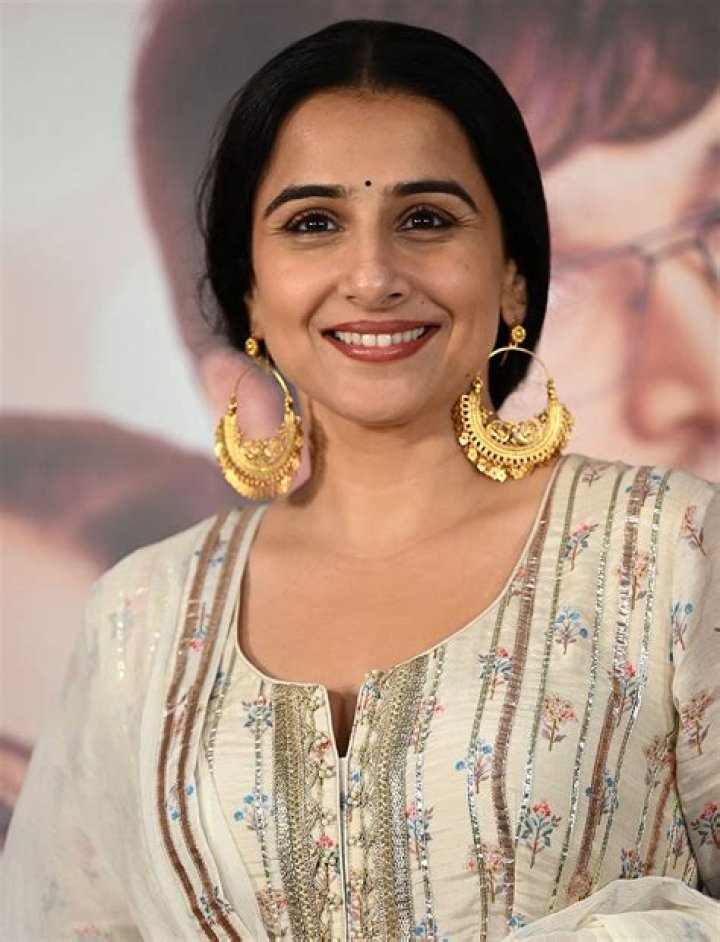 Bollywood Scandals Bangladeshi Scandal RJ Nirob Leave Nowshin & Find
