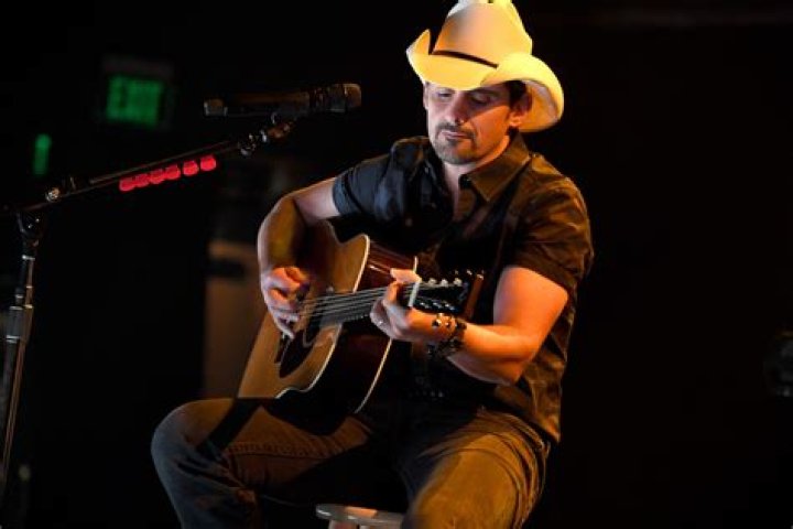 Brad Paisley Extends Life Amplified Tour into 2017 Sounds Like Nashville