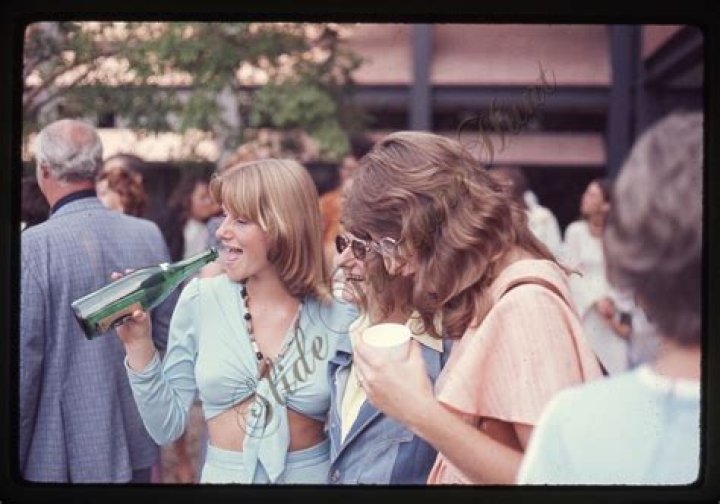 Braless Looks Of The 70 S
