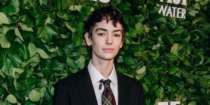 Brigette LundyPaine Biography; Age, Gender, Instagram, Pronoun, Movies
