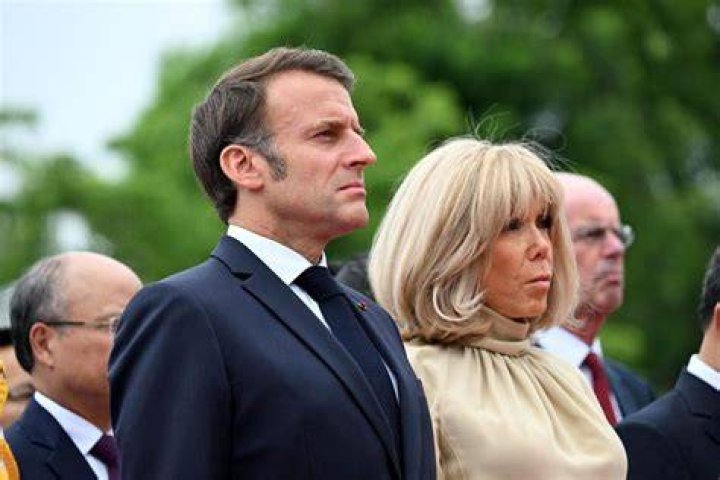 Brigitte Macron pour le 14Juillet, elle opte pour un ensemble jaune