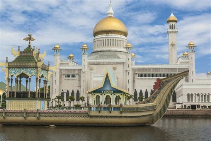 Brunei Darussalam travel Asia Lonely