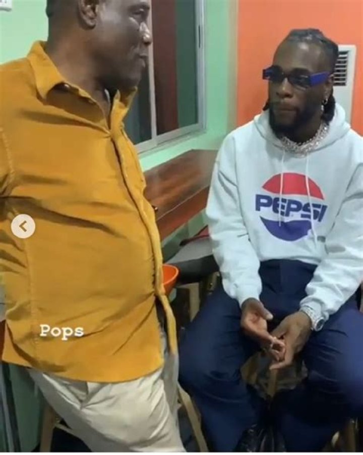 Burna Boy With His Father And Mother At The BBNaija 2019 (Photos