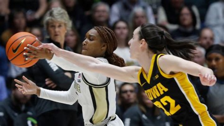 Caitlin Clark Leads Iowa Over Minnesota Sports Illustrated Iowa