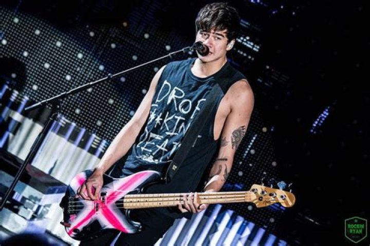 Calum Iheartradio Music Festival 2014 Calum Hood Photo (37585592