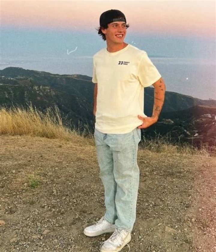 Cam Casey (TikTok Star) Wiki, Age, Girlfriend, Family, Facts & More