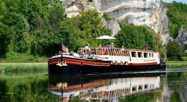 Canal boat holiday vacation France, UK, Germany. CHARTERWORLD Luxury