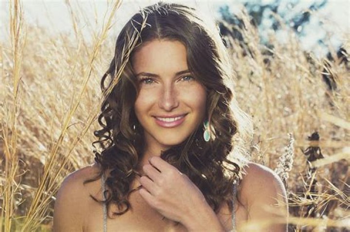 Caroline Jones Wiki, Bio, Age, Ethnicity, Net Worth, Parents, Husband