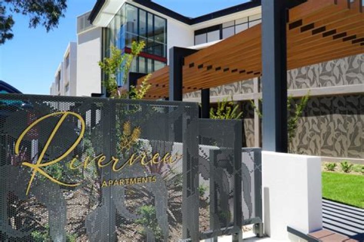 Carrington Age Care Riverview apt Passage DSC01171 Arrow Metal
