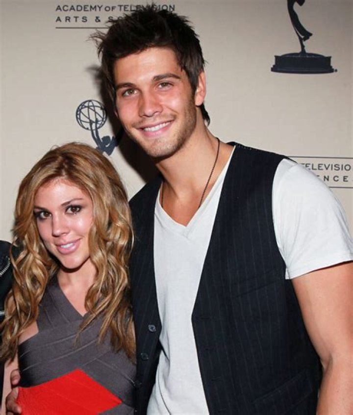 Casey Deidrick Girlfriend Serena Muniz and Relationship