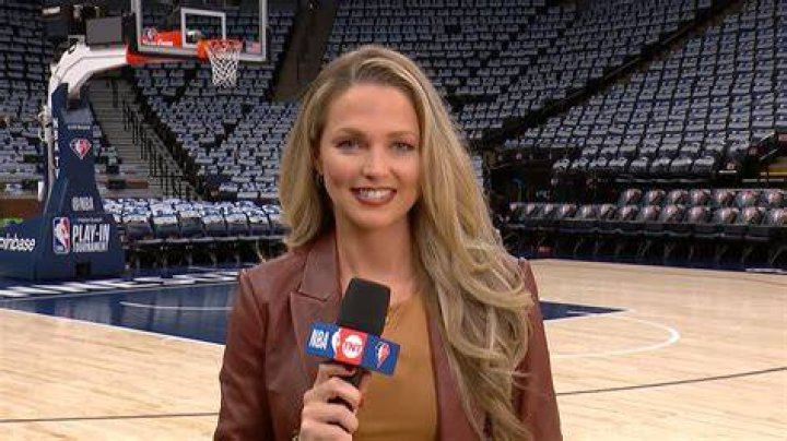 CBS reporter Allie LaForce takes the NCAA tournament by storm