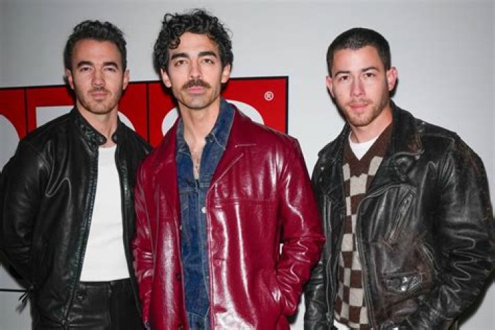 CD SIGN&Eacute; Kevin Joe Nick Jonas Brothers Disney Jonas L.A. PSA/ADN