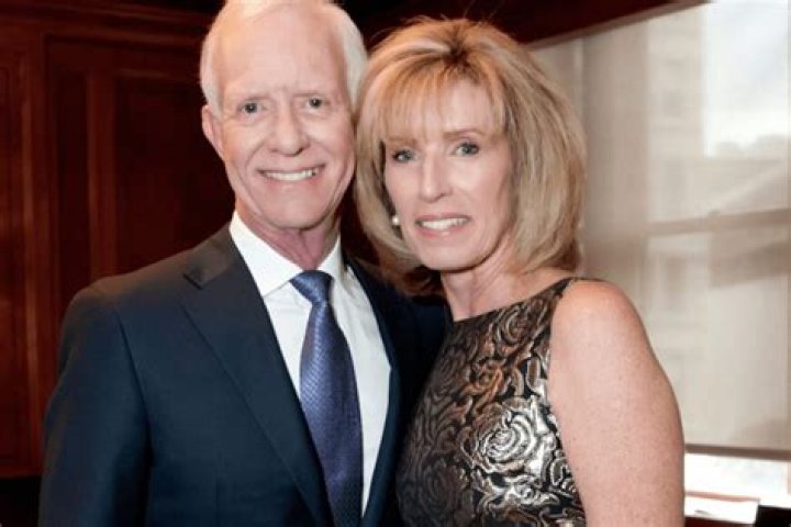 Chesley Sullenberger Age, Net worth BioWiki, Wife, Weight, Kids 2024