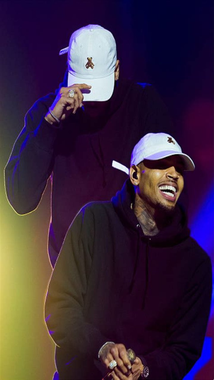 Chris Brown Mirror Online