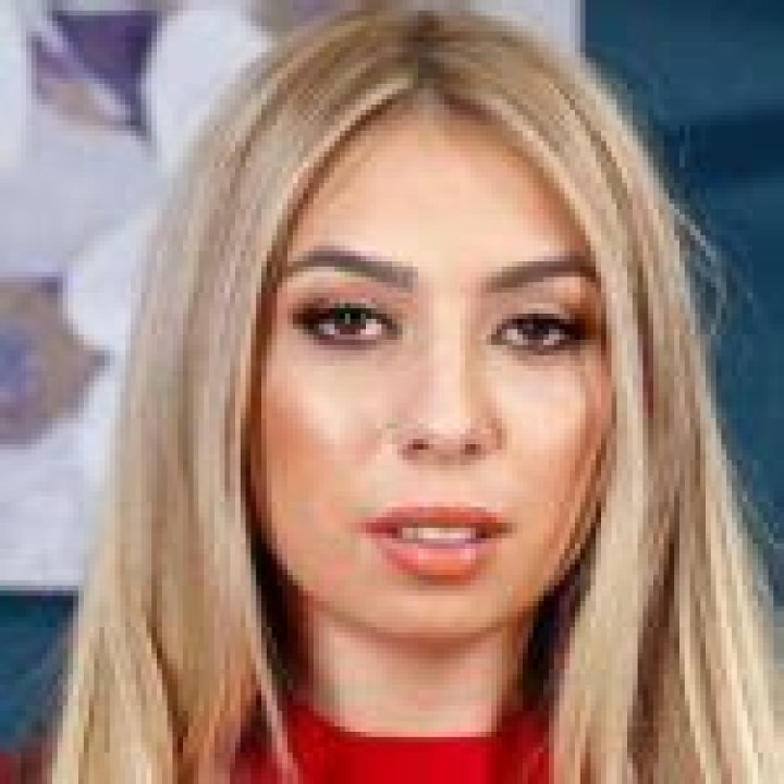 Christina Savoy Age, Net Worth, Boyfriend, Bio, Wiki, 5 Best Photos