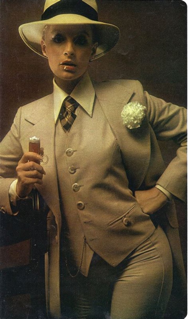 Claudia Jennings. Playboy 1970 / retro ero erotic braless