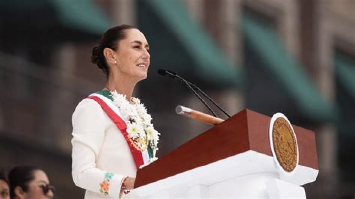 Claudia Sheinbaum se re&uacute;ne con Demi&aacute;n Bichir