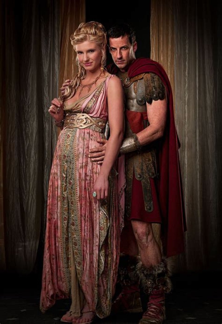 Claudius & Ilithyia Costume Drama Spartacus, Spartacus tv, Roman dress