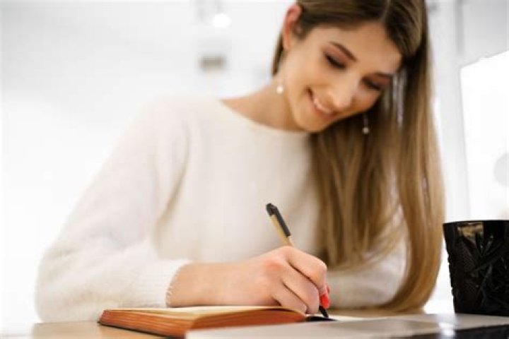 C&oacute;mo se escribe devido o debido Se escribe con b