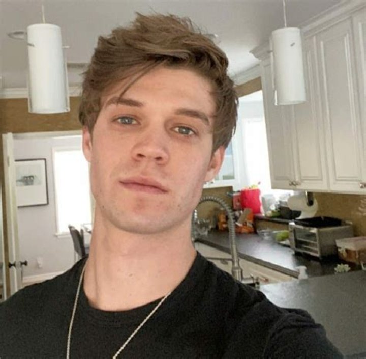 Colin Ford Bio, Career, Relationship, Age, Height, Facts