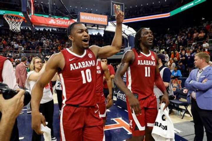 College Basketball World Reacts To South Carolina Hiring Basketball