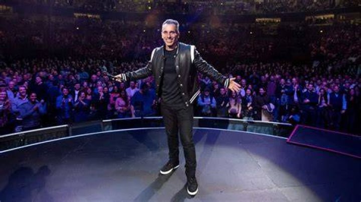 Comedian Sebastian Maniscalco to perform at Rochester's Blue Cross Arena