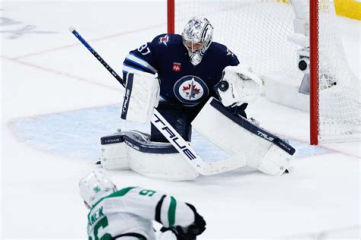 Connor Hellebuyck makes 36 saves, Jets beat Canadiens 42