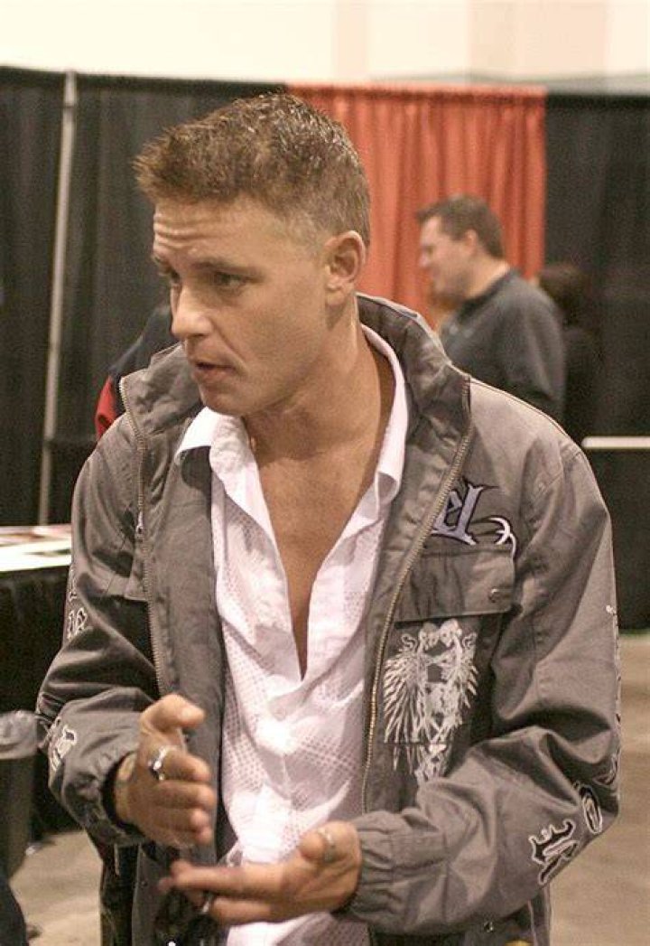 Corey Haim, '80s actor in 'Lost Boys,' 'Lucas,' dies at 38