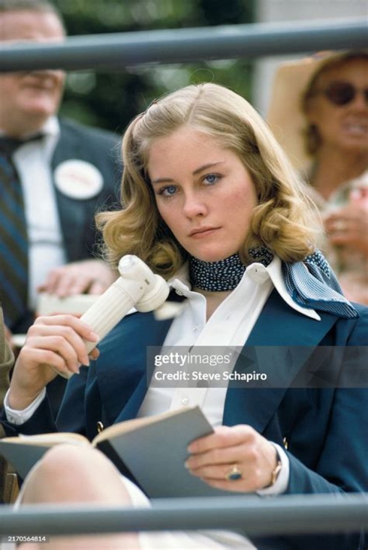 Cybill Shepherd on the set of Moonlighting, 1980s. r