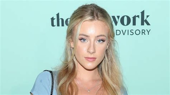 Daisy Keech in Bathing Suit Is at &ldquo;Rest&rdquo; &mdash; Celebwell Nutrition Center