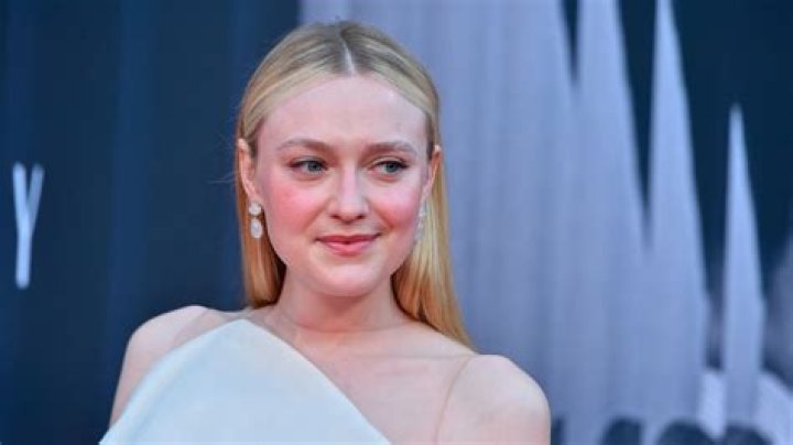 Dakota Fanning Biography, Height & Life Story Super Stars Bio