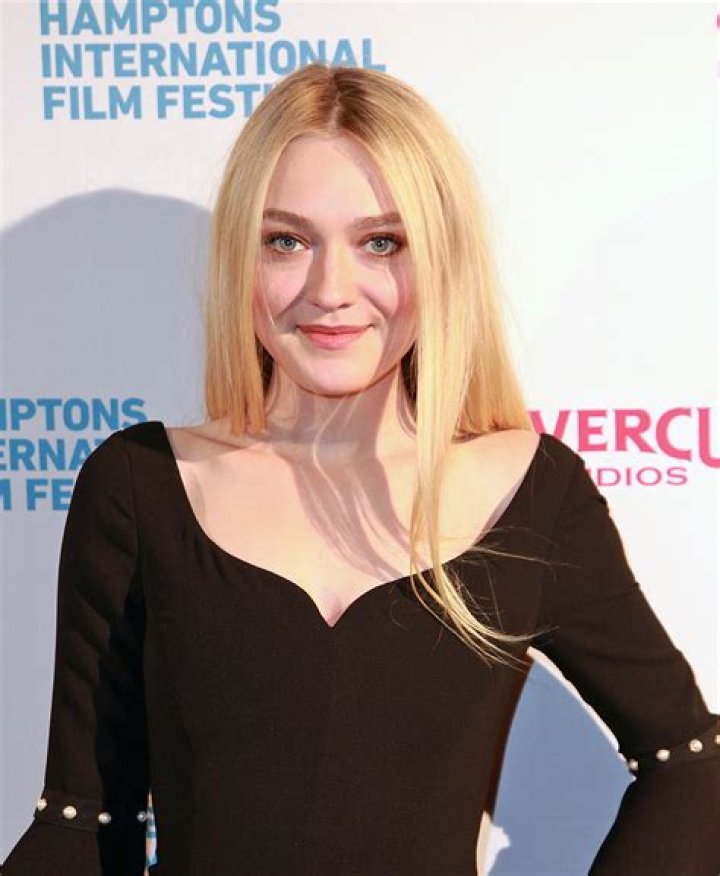 Dakota Fanning Biography Net Worth Career