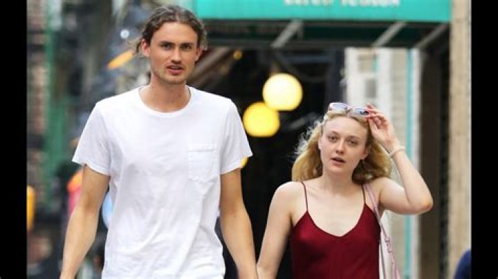 Dakota Fanning Boyfriends List (Dating History) YouTube