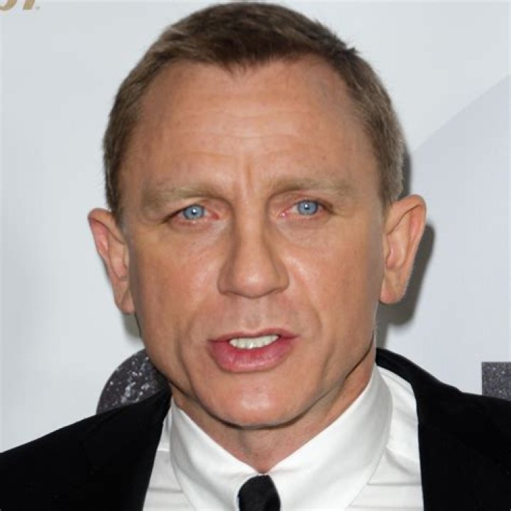 Daniel Craig Bio, Net Worth, Height Famous Births Deaths