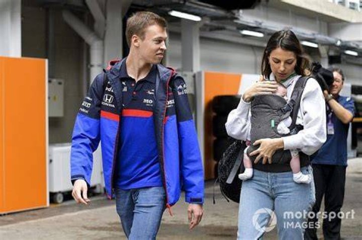 Daniil Kvyat, Toro Rosso with Kelly Piquet with their daughter at