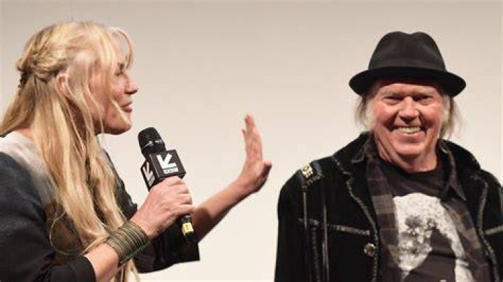 Daryl Hannah Baby How Did She Feel After Giving Birth to Twins?