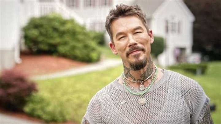 David Bromstad of 'My Lottery Dream Home' Shows Where Huge Houses Can