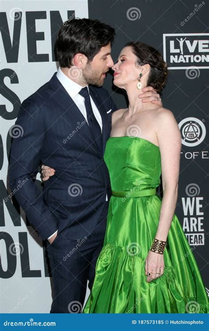 David giuntoli y bitsie tulloch fotograf&iacute;as e im&aacute;genes de alta