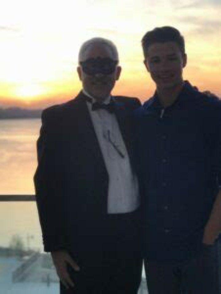 David Kushner Wiki, Age of Singer, Songs, Parents, Girlfriend, Height