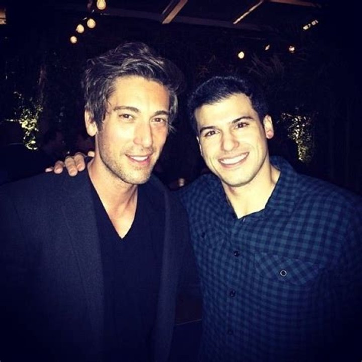 David Muir Gay, Salary, Married, Wife, Chest, Girlfriend, Family, Net