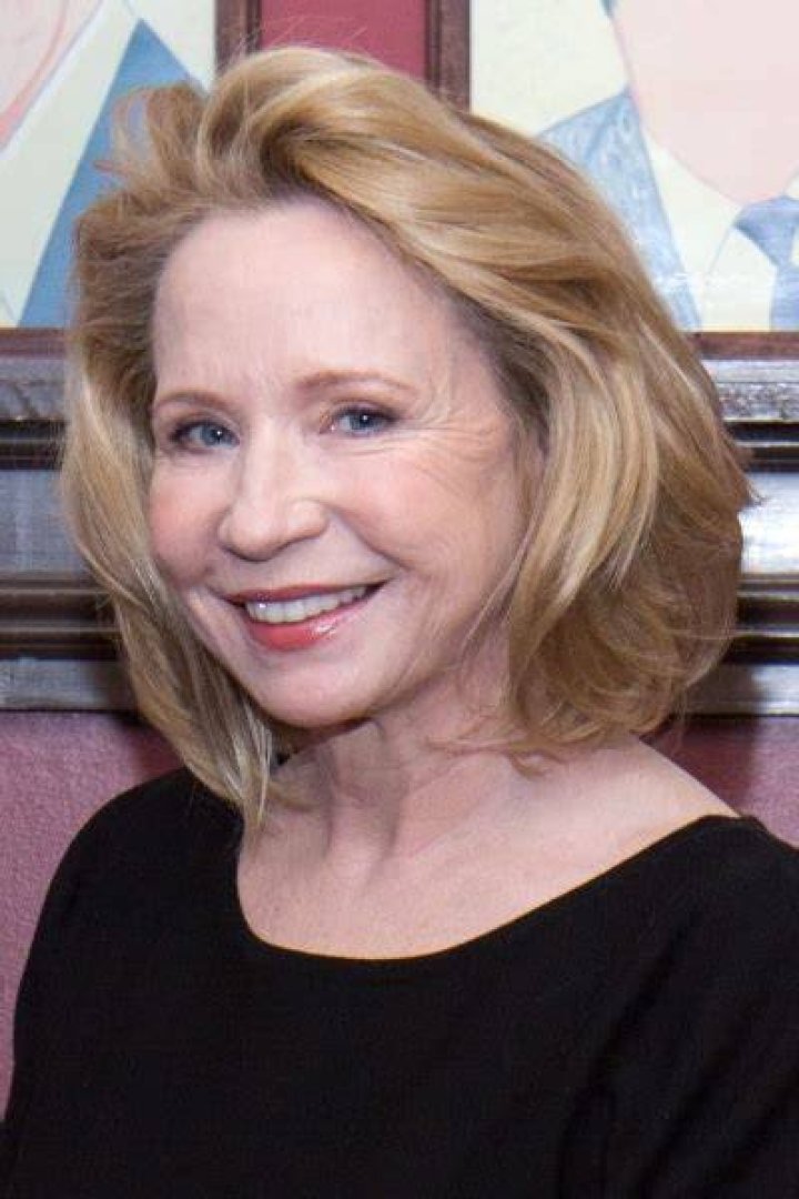 Debra Jo Rupp Biography Facts, Childhood, Family Life & Achievements