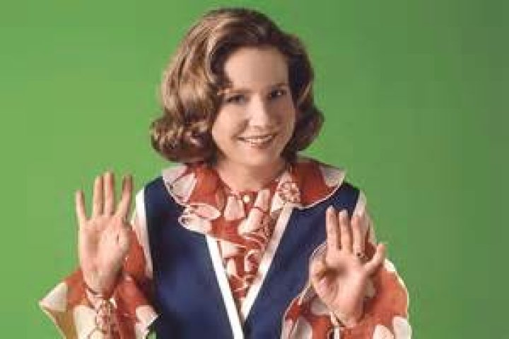 Debra Jo Rupp Didn't Even Realize That '70s Show Was Set In The Same Decade