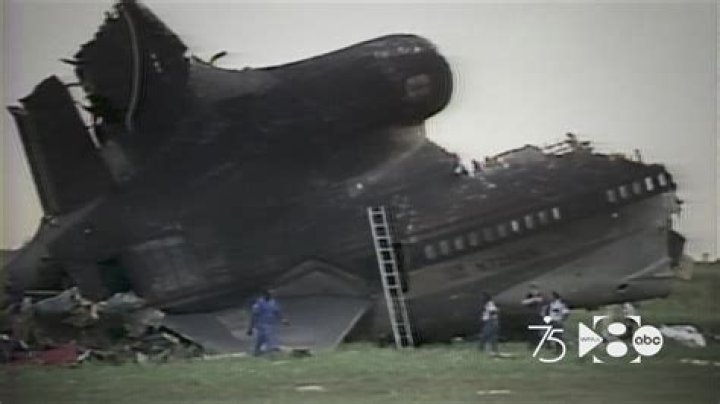 Delta 191 crash at DFW Airport by Kevin Brown