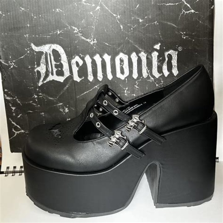 Demonia Women's Black Boots Depop